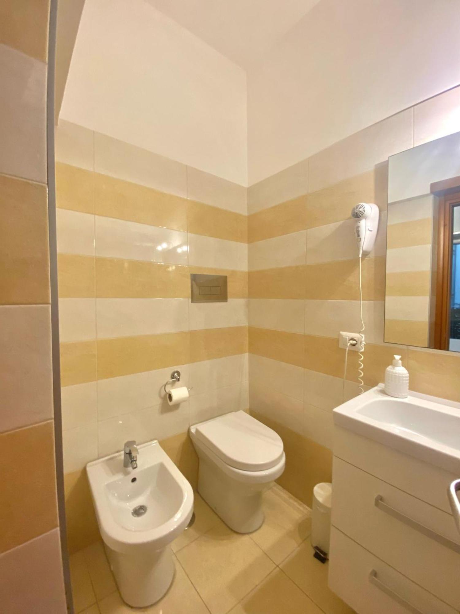 B&B Napoli Duomo מראה חיצוני תמונה